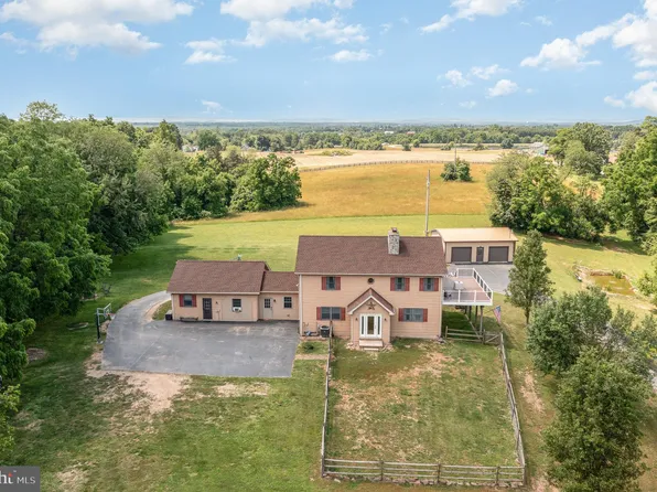 470 Red Hill Rd, Hanover, PA 17331