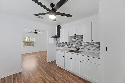 404 Middle Ln Photo 1