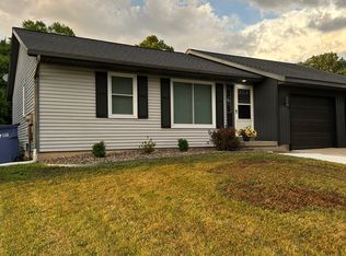 2571 Woodmeadow Dr SE, Grand Rapids, MI 49546