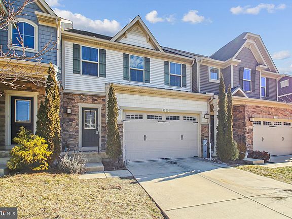 3rd image of 8329 Pondview Dr