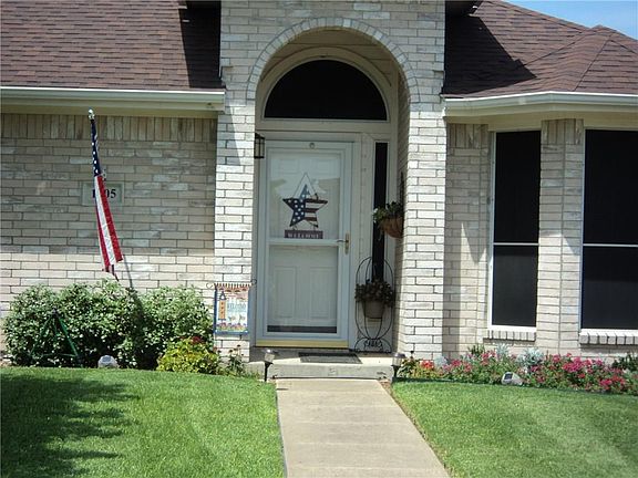 2nd image of 1205 Mockingbird Ln