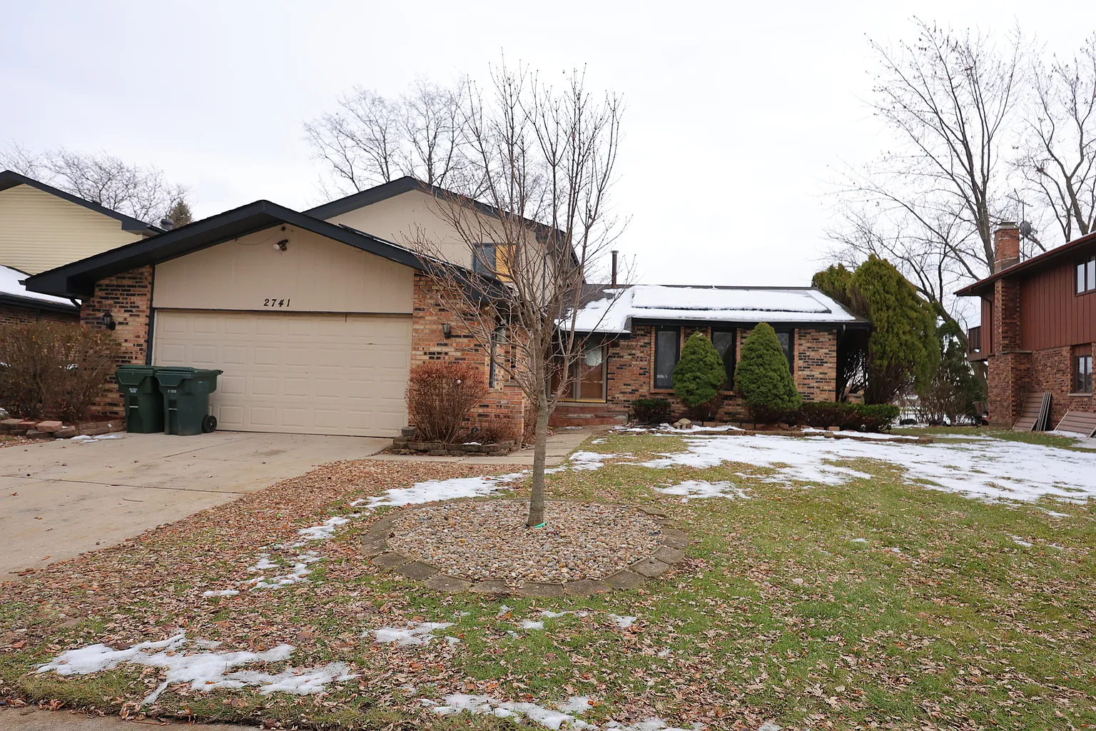 2741 Lighthouse Ct photo 1