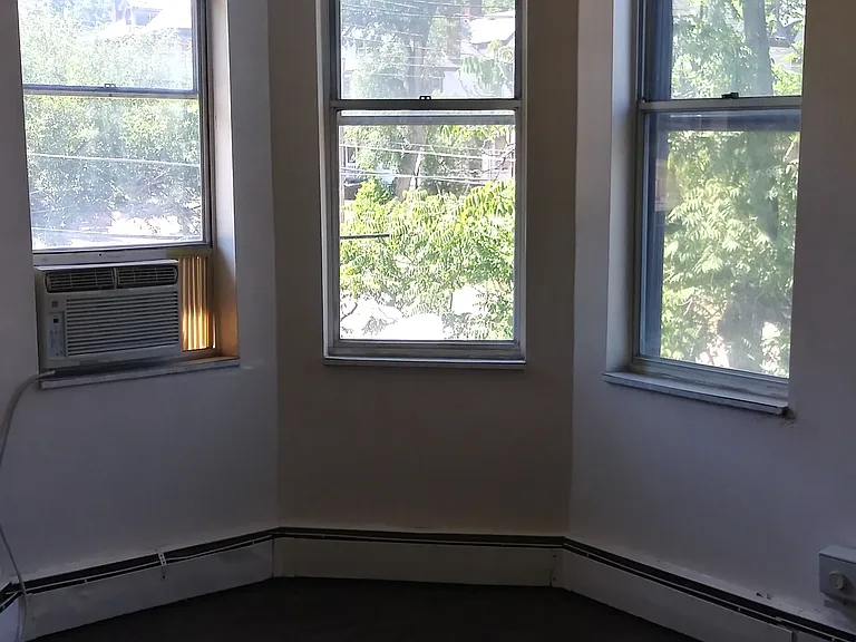 2246 Burnet Ave #5 — Photo 15
