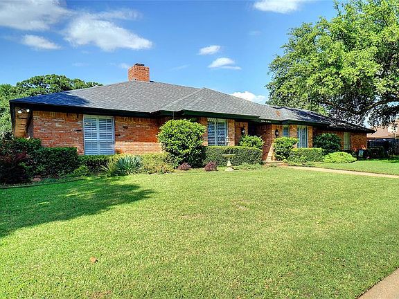 2nd image of 1807 Waterwood Dr