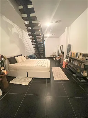 Rented by Hagstrom Management Inc | media 18