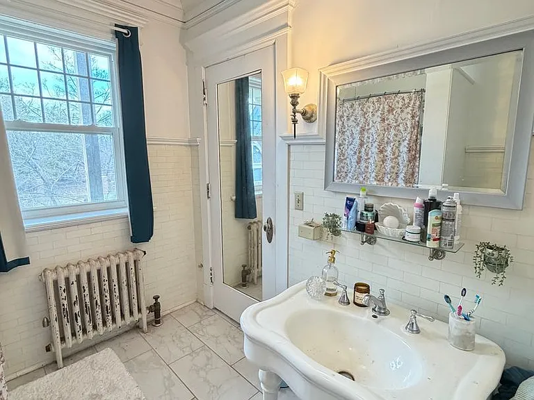 2307 E Superior St #2 — Photo 12