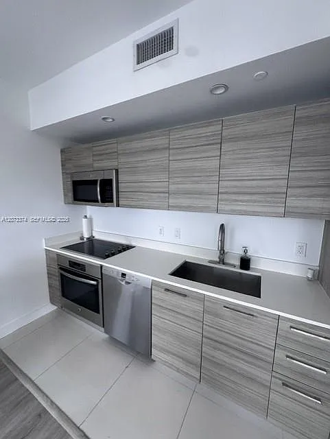 3401 Midtown Condo — Photo 4