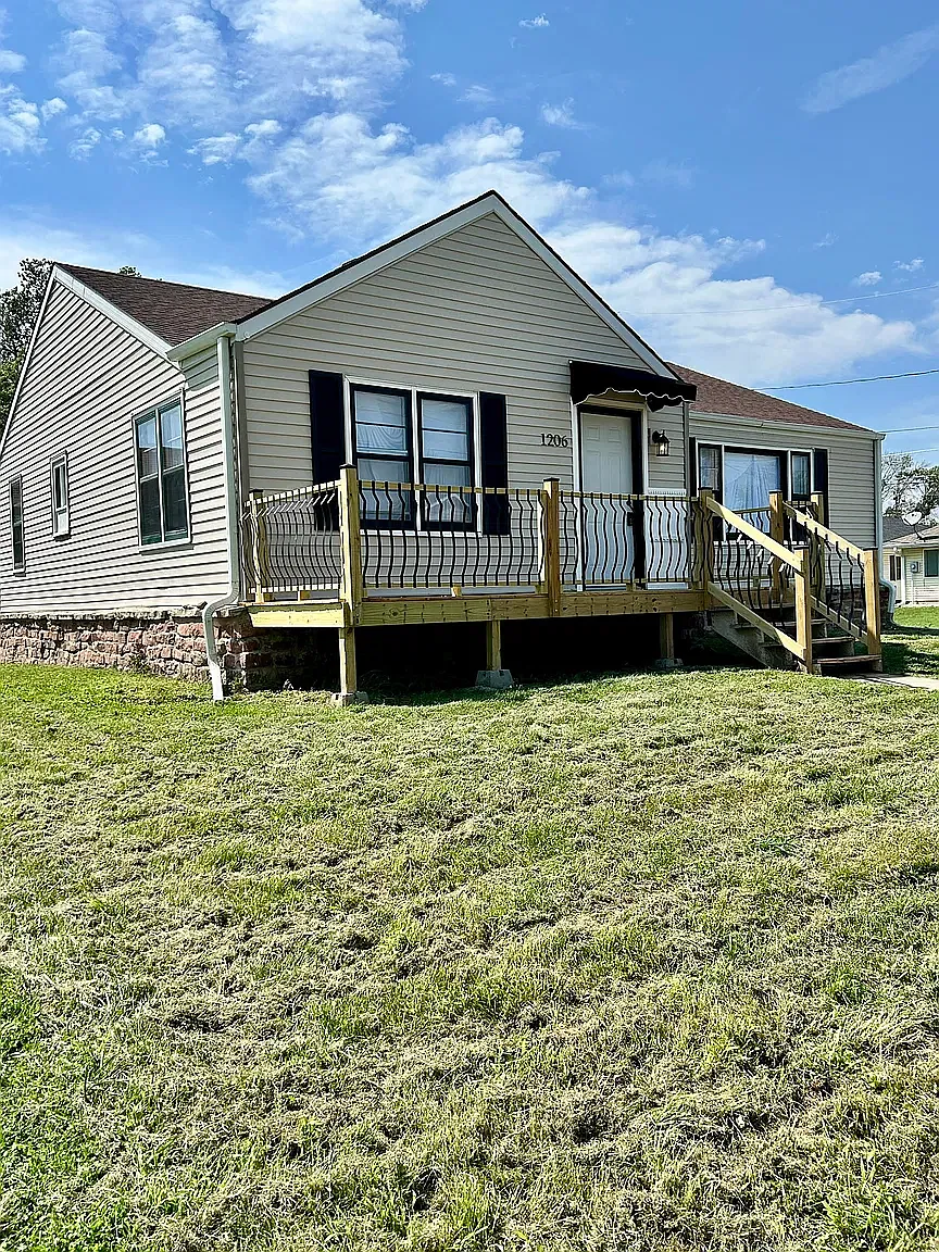 3 bed, 1246 sqft, $1,550 — Photo 2