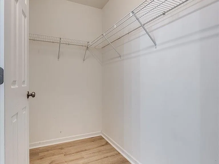 2052 Shady Pond Dr — Photo 18