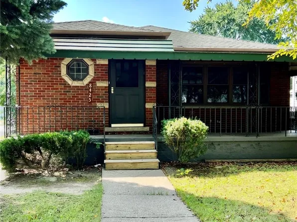 8425 Pershing Ave, Niagara Falls, NY 14304