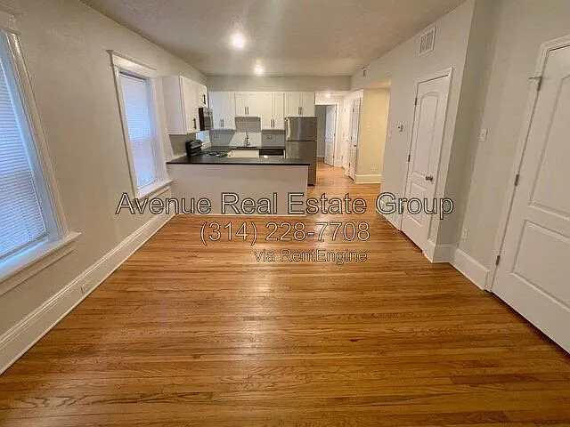 2 bed, 1.0 bath, 1012 sqft, $1,499 — Photo 3