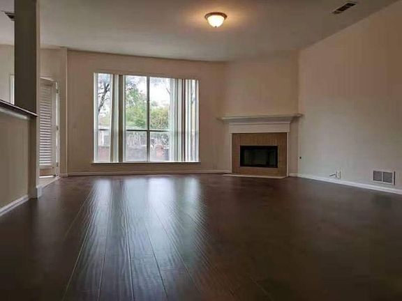 2nd image of 13113 Spinning Glen St