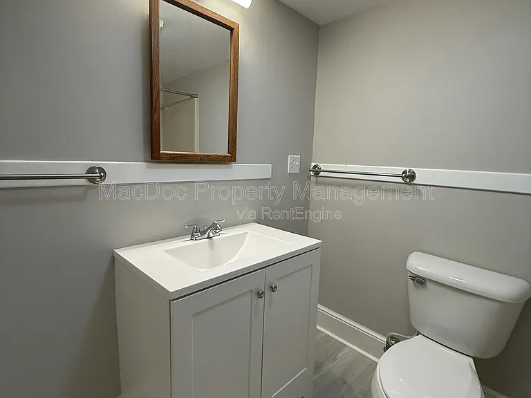 210 Milford St #B — Photo 15