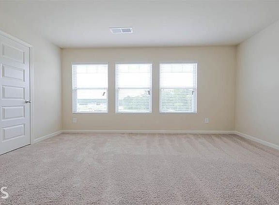 5th image of 1215 NE Brookstone Cir