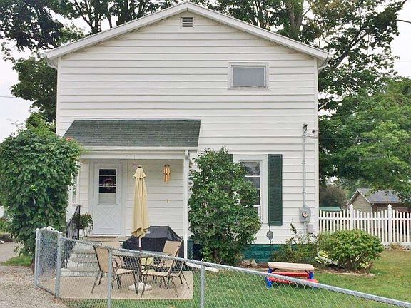 2nd image of 117 Burnam St