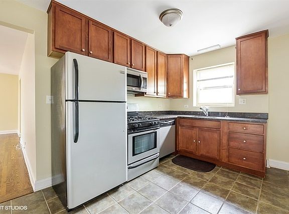 4th image of 1715 W Estes Ave APT 3S