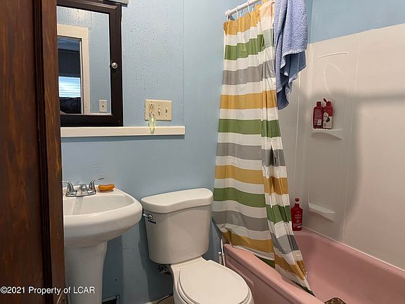 5th image of 162 W Bennett St