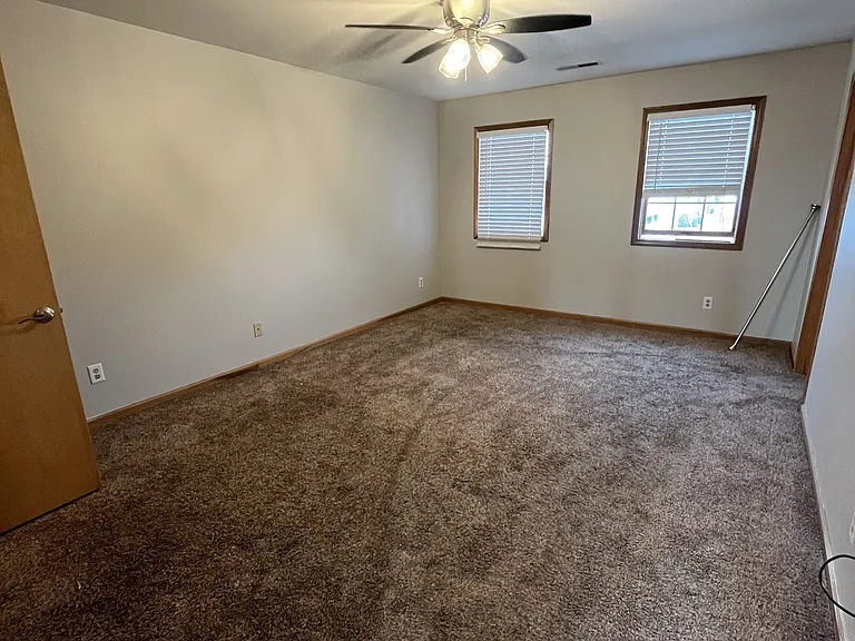 925 W 89th Pl — Photo 9
