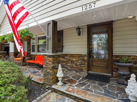 4th image of 1257 Herkimer Road