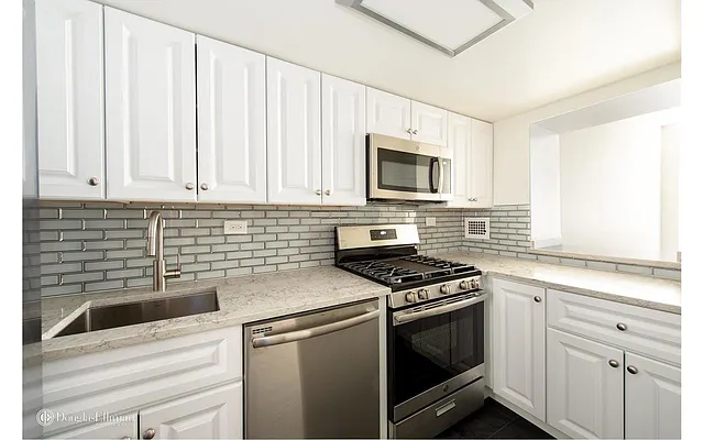 Rented by Douglas Elliman | media 13