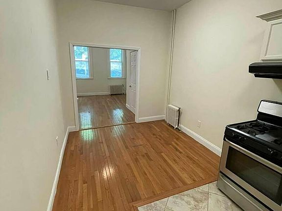 3rd image of 339 18th St #1L