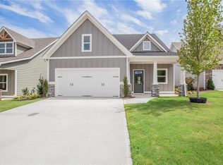 406 Maple View Dr, Carrollton, GA 30117