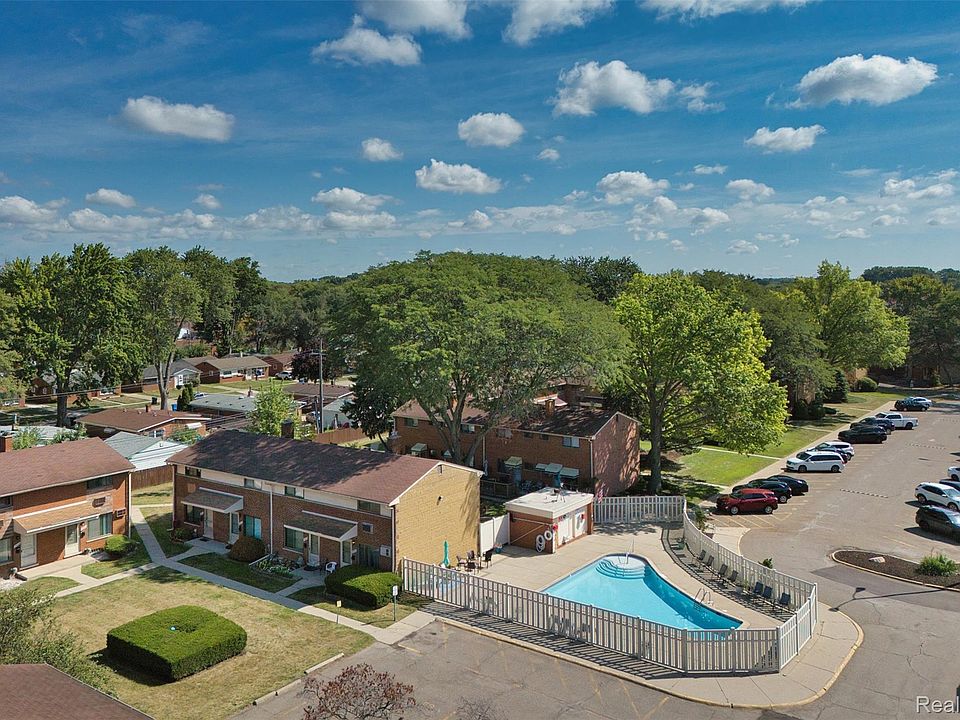 1st image of 29250 Tessmer Ct