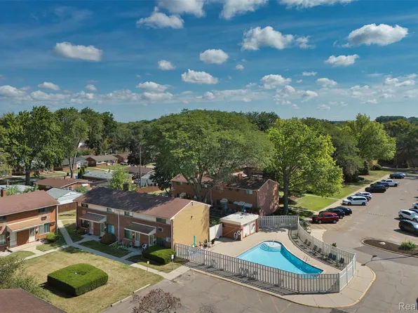 29250 Tessmer Ct, Madison Heights, MI 48071