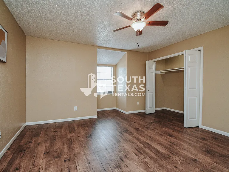 805 E Hiller St #B — Photo 14