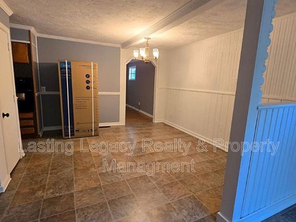 5th image of 113 W 25th St