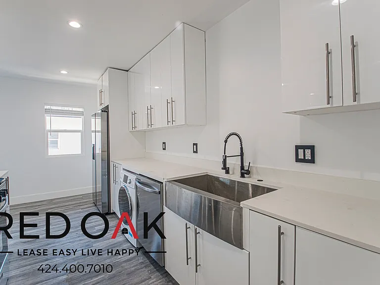 1350 N Fuller Ave #6 — Photo 3