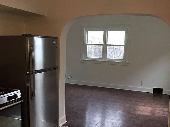 3rd image of 105 Germain St #2