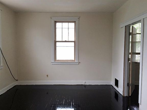 4th image of 727 Grand Ave