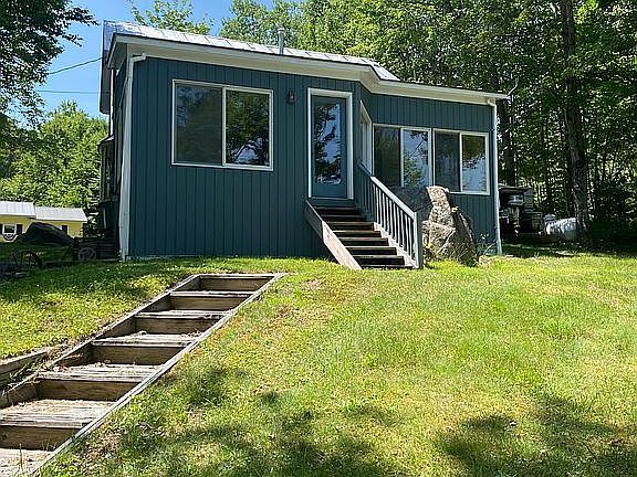 3rd image of 238 French Rd