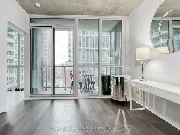 88 Blue Jays Way Unit 1701, Toronto, ON M5V 0L7