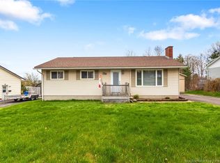 305 Maple St, Fredericton, NB E3A 3R3