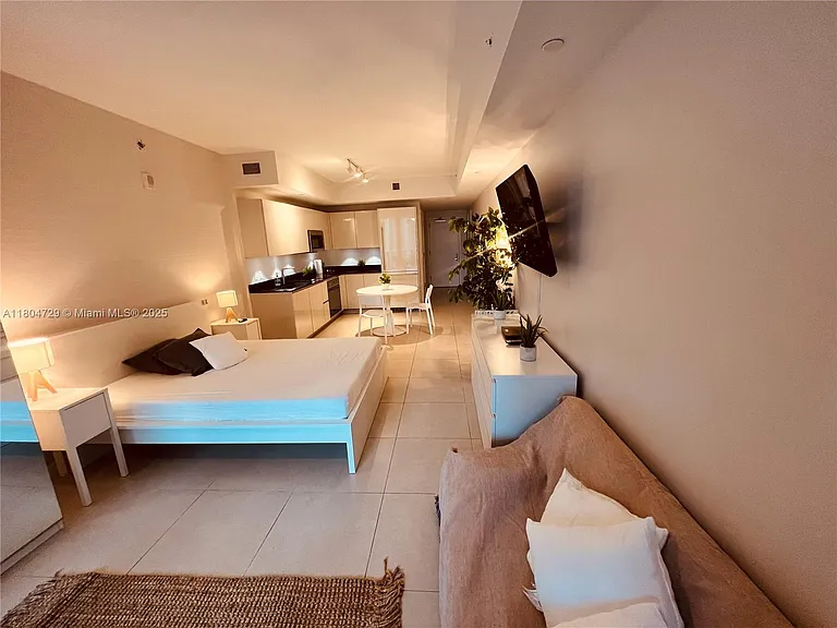 1010 Brickell Ave #2710 — Photo 2