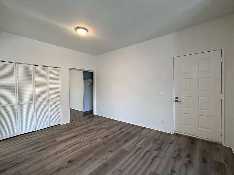 Lido Apartments - 11221 Richland Ave — Photo 8