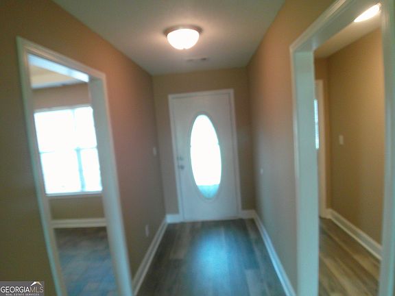 5th image of 709 Sark Dr