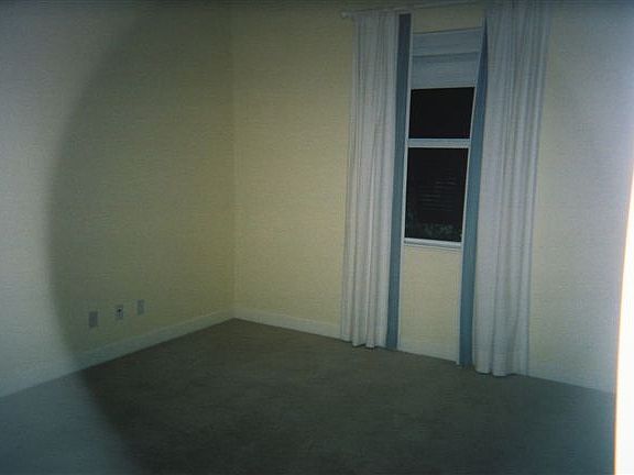 3rd bedroom - split plan