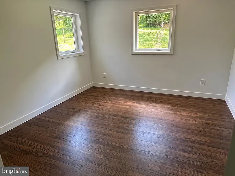 713 Woodfield Rd — Photo 29