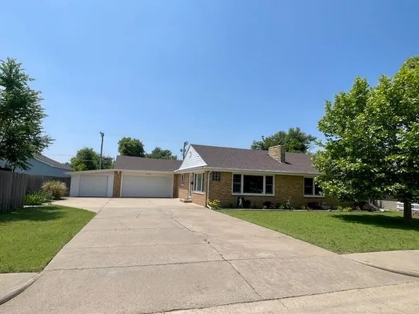 112 E 22nd St, Hays, KS 67601