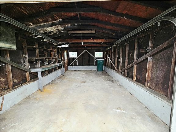 5th image of 459 Routh St