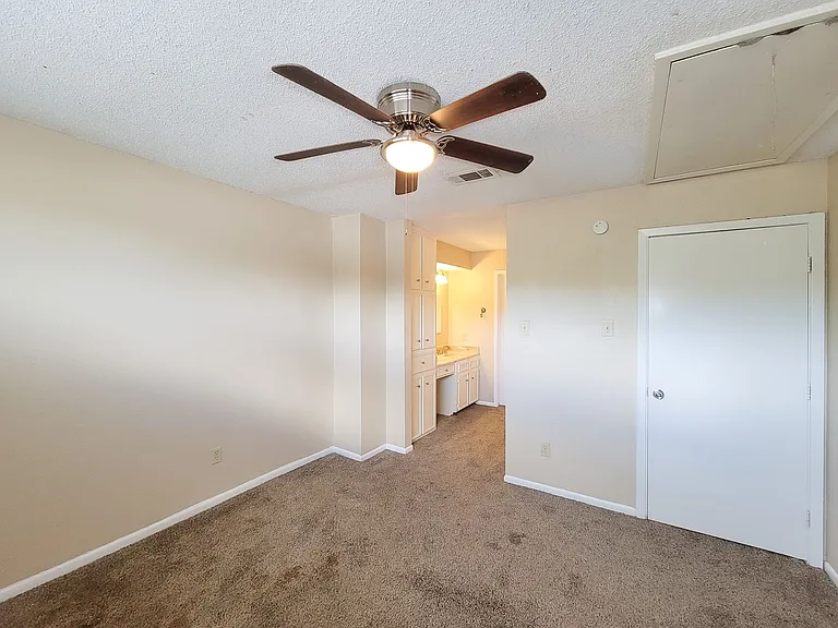 2710 Quail Creek Dr — Photo 31
