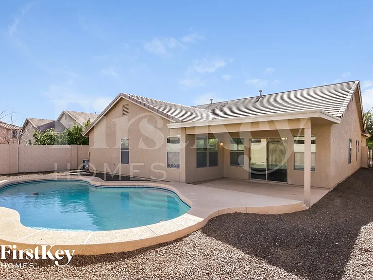 1130 E Oak Rd — Photo 15