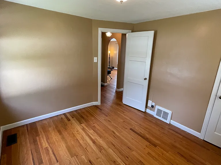 2103 Franklin Pl NW — Photo 6