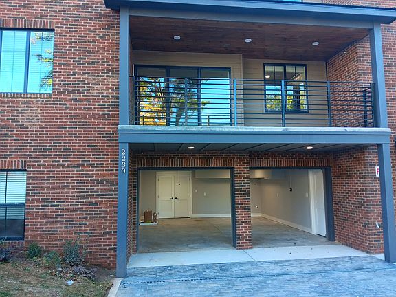 2nd image of 2232 Laurel Ave Unit 3