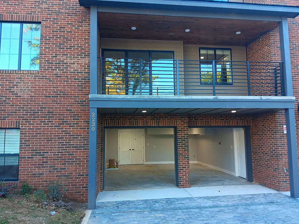 Building Photo 3