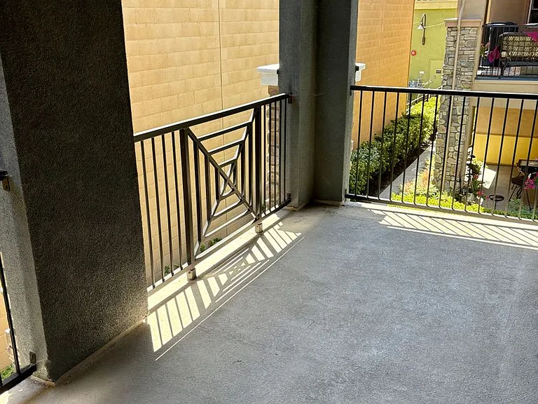 1658 N Pole Pl #1 — Photo 32
