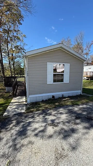 126 Sunflower Ln photo 1